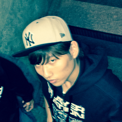 Aki男
